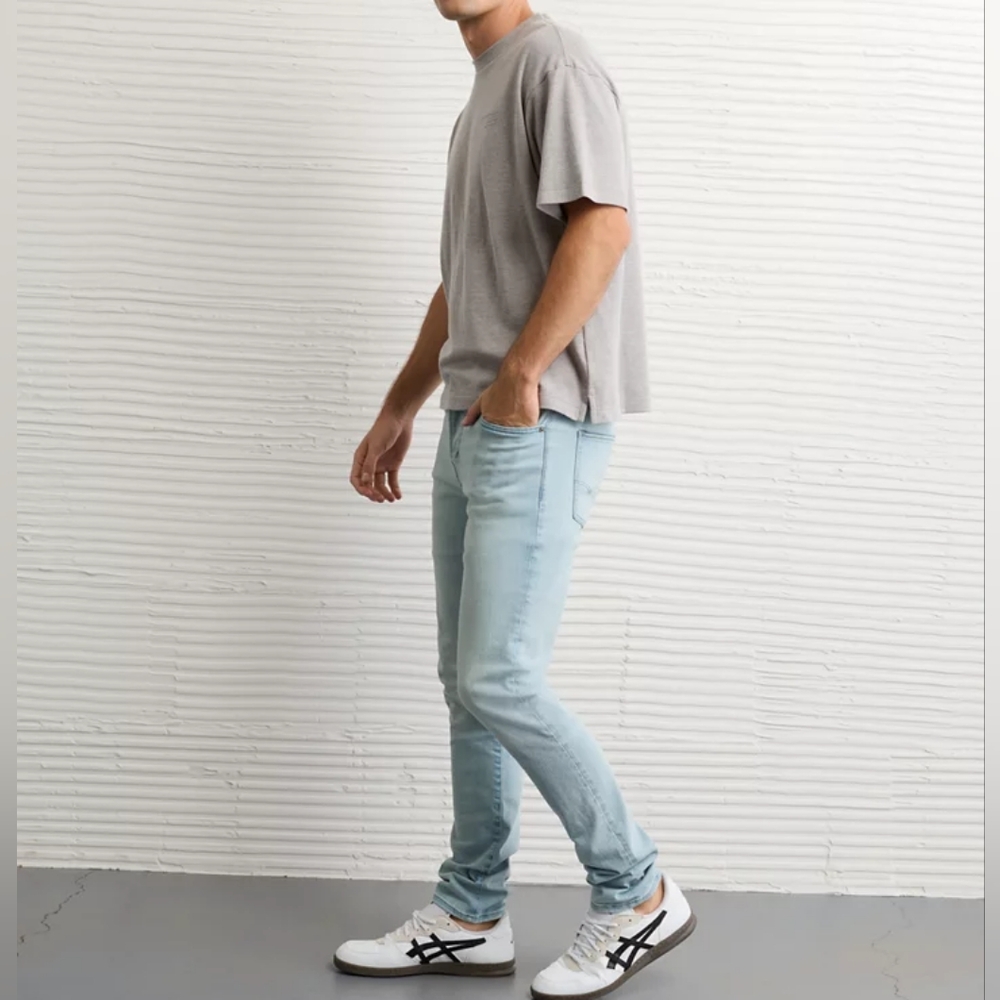 American Eagle Outfitters Light Blue Skinny Jeans